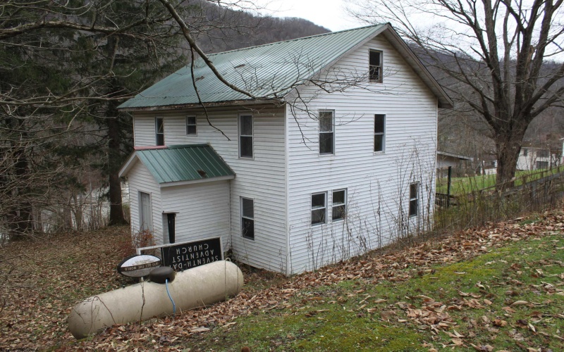 541 Daniel Street, Webster Springs, West Virginia 26288, 4 Bedrooms Bedrooms, 10 Rooms Rooms,1 BathroomBathrooms,Single Family Detached,For Sale,Daniel,10157370