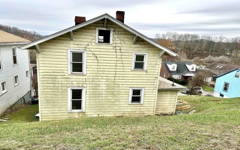 197 Magnolia Avenue, Clarksburg, West Virginia 26301, 3 Bedrooms Bedrooms, 6 Rooms Rooms,1 BathroomBathrooms,Single Family Detached,For Sale,Magnolia,10157371