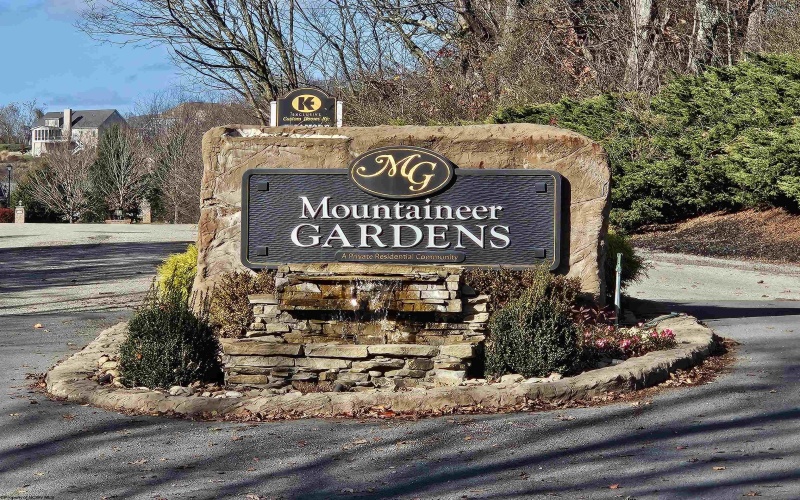 15 Garden Lane, Morgantown, West Virginia 26501, 4 Bedrooms Bedrooms, 12 Rooms Rooms,3 BathroomsBathrooms,Single Family Detached,For Sale,Garden,10157337