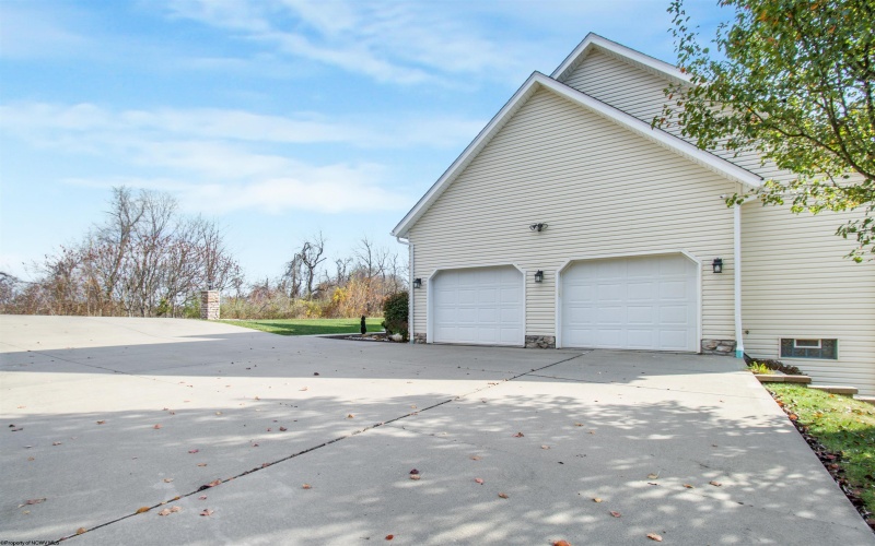 15 Garden Lane, Morgantown, West Virginia 26501, 4 Bedrooms Bedrooms, 12 Rooms Rooms,3 BathroomsBathrooms,Single Family Detached,For Sale,Garden,10157337