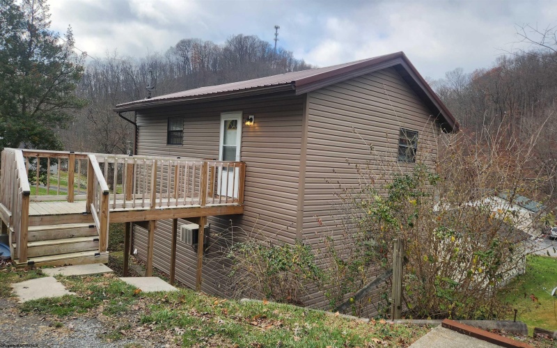 1752 Tyrone Road, Morgantown, West Virginia 26508, 1 Bedroom Bedrooms, 2 Rooms Rooms,1 BathroomBathrooms,Residential Rentals,For Rent,Tyrone,10157383