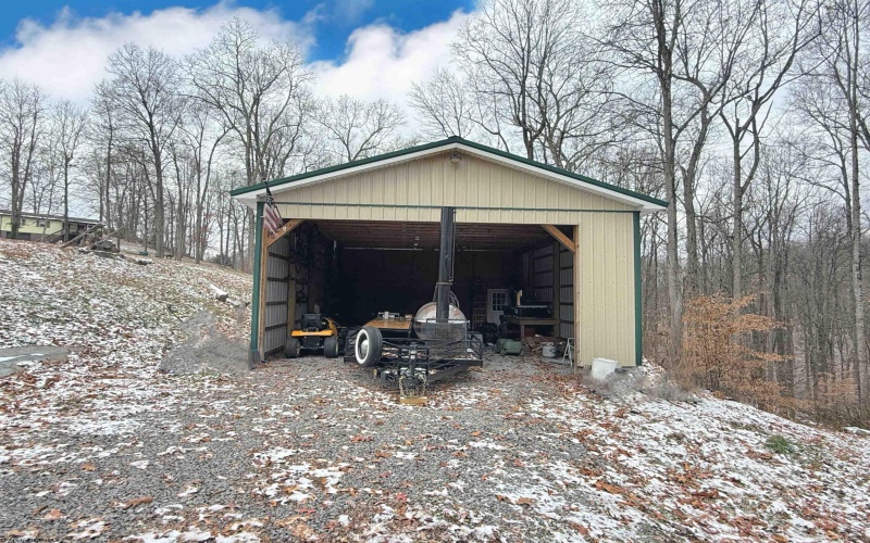 355 BROWN Road, Grafton, West Virginia 26354, 3 Bedrooms Bedrooms, 13 Rooms Rooms,3 BathroomsBathrooms,Single Family Detached,For Sale,BROWN,10157395