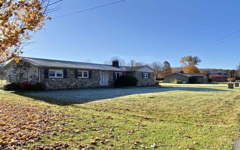 366 Maple Lane, Elkins, West Virginia 26241, 3 Bedrooms Bedrooms, 6 Rooms Rooms,2 BathroomsBathrooms,Single Family Detached,For Sale,Maple,10157436