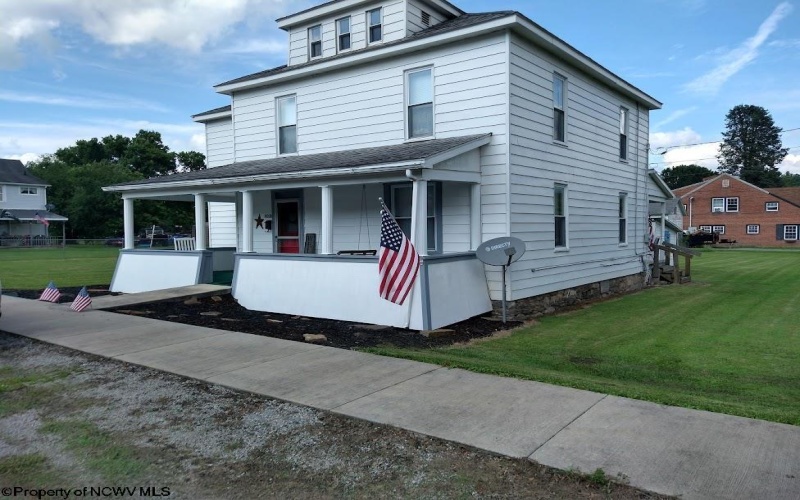 402 Main Street, Parsons, West Virginia 26287, 5 Bedrooms Bedrooms, 8 Rooms Rooms,2 BathroomsBathrooms,Single Family Detached,For Sale,Main,10150673