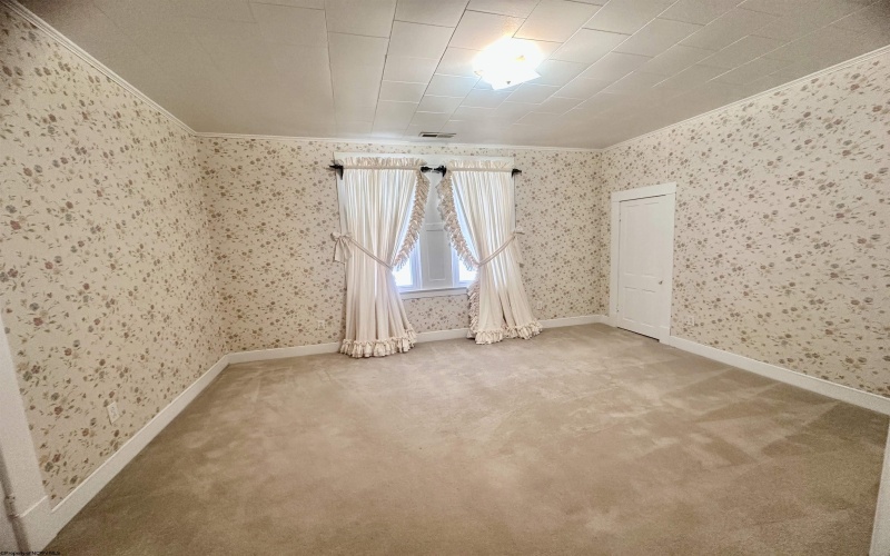 206 Myles Avenue, Pennsboro, West Virginia 26415, 4 Bedrooms Bedrooms, 7 Rooms Rooms,2 BathroomsBathrooms,Single Family Detached,For Sale,Myles,10157461
