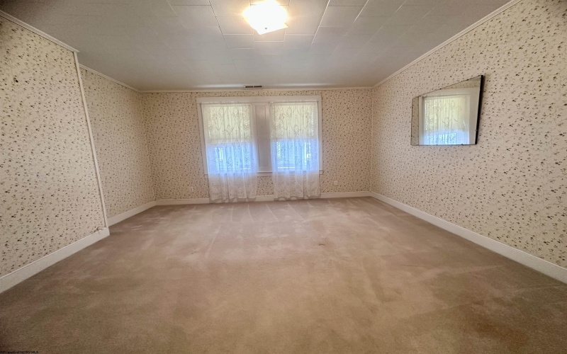 206 Myles Avenue, Pennsboro, West Virginia 26415, 4 Bedrooms Bedrooms, 7 Rooms Rooms,2 BathroomsBathrooms,Single Family Detached,For Sale,Myles,10157461