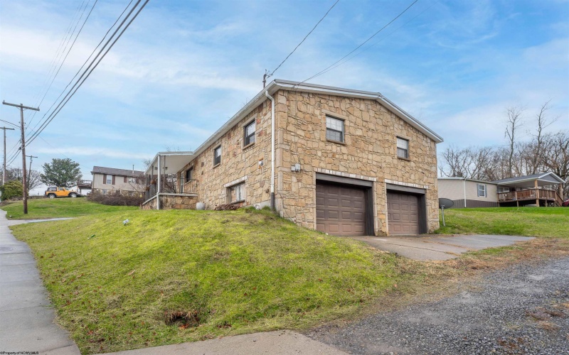 2457 Kingmont Road, Fairmont, West Virginia 26554, 3 Bedrooms Bedrooms, 5 Rooms Rooms,1 BathroomBathrooms,Single Family Detached,For Sale,Kingmont,10157464