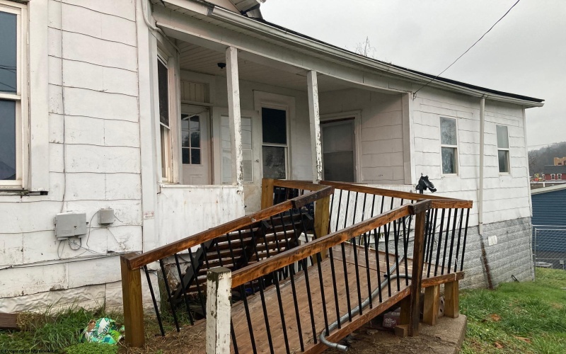 253 Mound Avenue, Weston, West Virginia 26452, 3 Bedrooms Bedrooms, 7 Rooms Rooms,1 BathroomBathrooms,Single Family Detached,For Sale,Mound,10157463