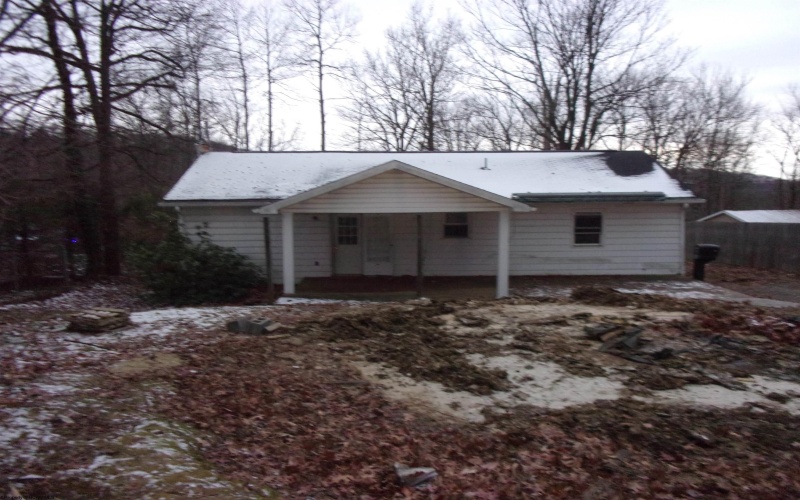 4 Buxton Lane, Morgantown, West Virginia 26508, 2 Bedrooms Bedrooms, 5 Rooms Rooms,1 BathroomBathrooms,Single Family Detached,For Sale,Buxton,10157512