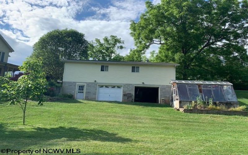 23434 Staunton Turnpike, Smithville, West Virginia 26178, 7 Bedrooms Bedrooms, 16 Rooms Rooms,2 BathroomsBathrooms,Single Family Detached,For Sale,Staunton,10154585