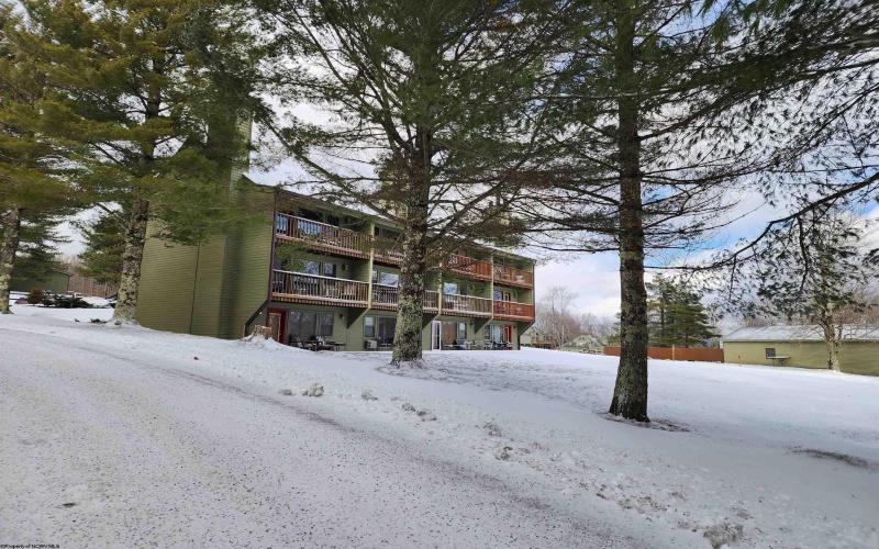 16-121 Grizzly Way, Davis, West Virginia 26260, 1 Bedroom Bedrooms, 2 Rooms Rooms,1 BathroomBathrooms,Single Family Attached,For Sale,Grizzly,10157608