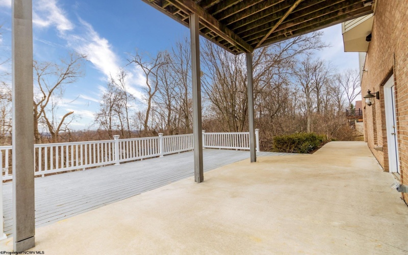 504 Vantage Drive, Morgantown, West Virginia 26508, 5 Bedrooms Bedrooms, 12 Rooms Rooms,4 BathroomsBathrooms,Single Family Detached,For Sale,Vantage,10157659