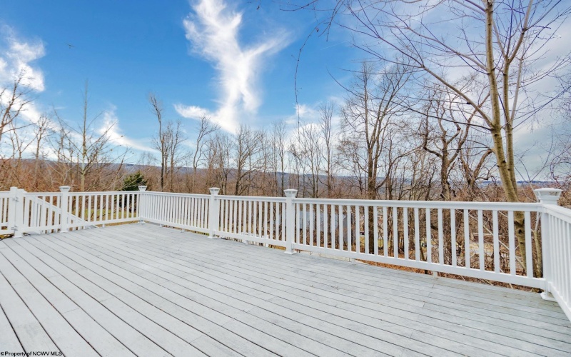 504 Vantage Drive, Morgantown, West Virginia 26508, 5 Bedrooms Bedrooms, 12 Rooms Rooms,4 BathroomsBathrooms,Single Family Detached,For Sale,Vantage,10157659