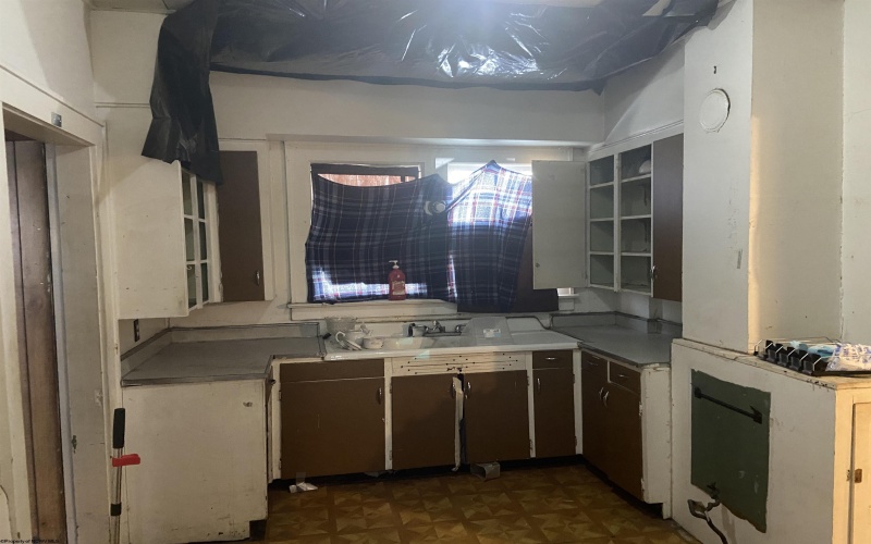 122 Randolph Avenue, Elkins, West Virginia 26241-7415, ,Multi-unit/income,For Sale,Randolph,10157696