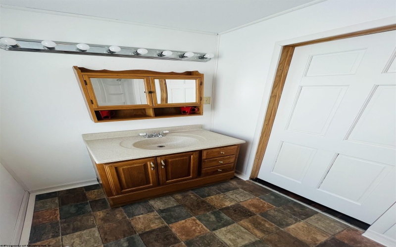 309 Main Street, Mannington, West Virginia 26575, 3 Bedrooms Bedrooms, 6 Rooms Rooms,1 BathroomBathrooms,Single Family Detached,For Sale,Main,10157778