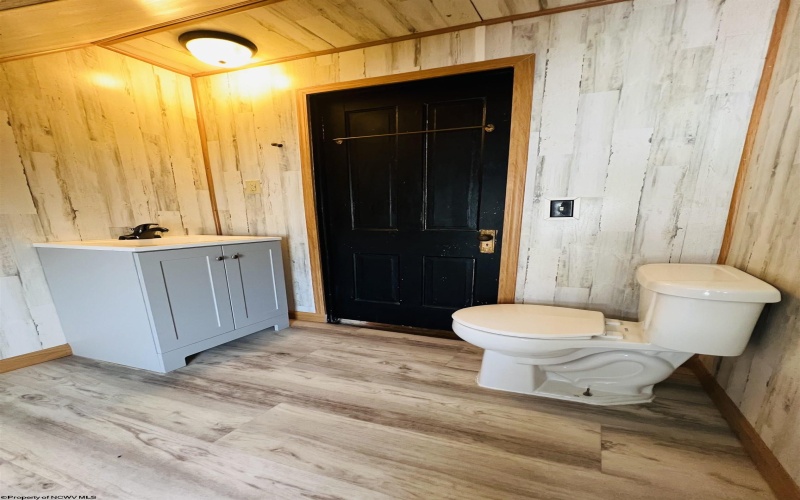 309 Main Street, Mannington, West Virginia 26575, 3 Bedrooms Bedrooms, 6 Rooms Rooms,1 BathroomBathrooms,Single Family Detached,For Sale,Main,10157778