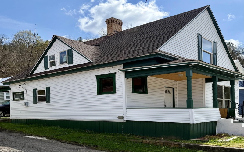 309 Main Street, Mannington, West Virginia 26575, 3 Bedrooms Bedrooms, 6 Rooms Rooms,1 BathroomBathrooms,Single Family Detached,For Sale,Main,10157778