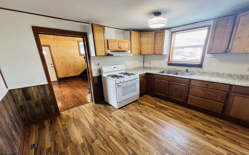 309 Main Street, Mannington, West Virginia 26575, 3 Bedrooms Bedrooms, 6 Rooms Rooms,1 BathroomBathrooms,Single Family Detached,For Sale,Main,10157778