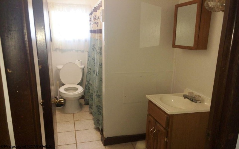 127 McGary Avenue, Weston, West Virginia 26452, ,Multi-unit/income,For Sale,McGary,10157781