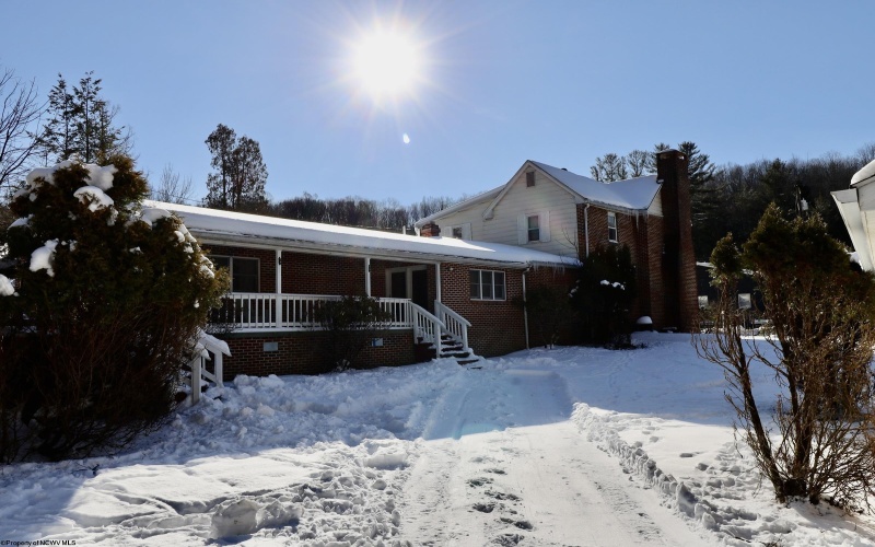 417 Allegheny Highway, Elkins, West Virginia 26241-0000, 5 Bedrooms Bedrooms, 11 Rooms Rooms,4 BathroomsBathrooms,Single Family Detached,For Sale,Allegheny,10157788