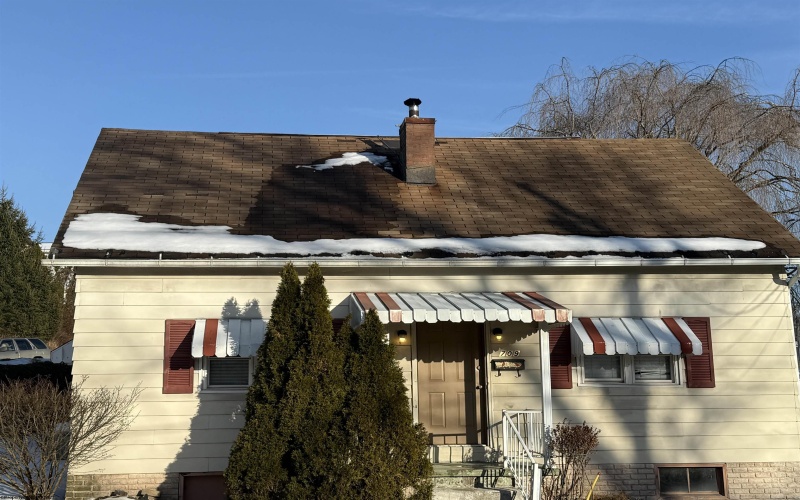 709 Church Street, Monongah, West Virginia 26554, 2 Bedrooms Bedrooms, 6 Rooms Rooms,2 BathroomsBathrooms,Single Family Detached,For Sale,Church,10157805