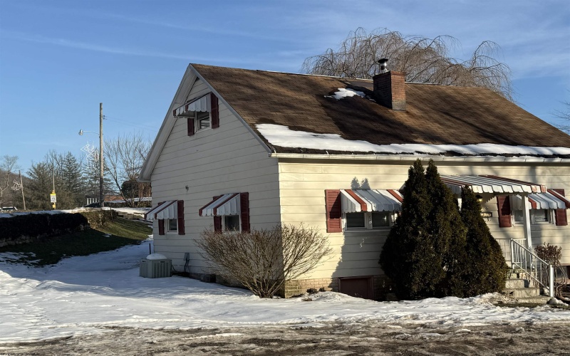 709 Church Street, Monongah, West Virginia 26554, 2 Bedrooms Bedrooms, 6 Rooms Rooms,2 BathroomsBathrooms,Single Family Detached,For Sale,Church,10157805