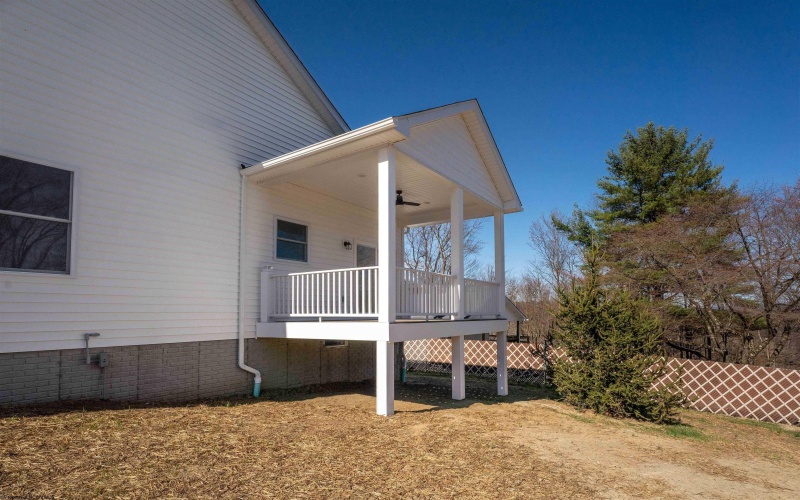 83 Warm Hollow Road, Morgantown, West Virginia 26508, 4 Bedrooms Bedrooms, 7 Rooms Rooms,3 BathroomsBathrooms,Single Family Detached,For Sale,Warm Hollow,10157806