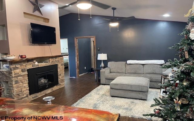 46 2nd Street, Albright, West Virginia 26519-8100, 3 Bedrooms Bedrooms, 7 Rooms Rooms,1 BathroomBathrooms,Single Family Detached,For Sale,2nd,10157844