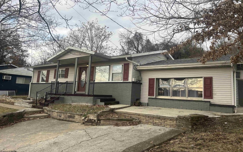 1041 Montrose Avenue, Morgantown, West Virginia 26505, 2 Bedrooms Bedrooms, 6 Rooms Rooms,2 BathroomsBathrooms,Single Family Detached,For Sale,Montrose,10157880