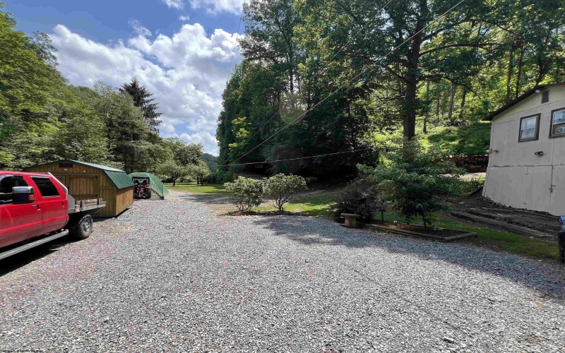 1691 Poe Run Road, Elkins, West Virginia 26241, 3 Bedrooms Bedrooms, 6 Rooms Rooms,2 BathroomsBathrooms,Single Family Detached,For Sale,Poe Run,10157877
