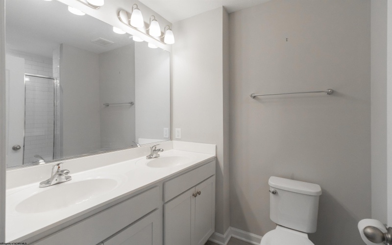 22 Dover Court, Bridgeport, West Virginia 25330, 3 Bedrooms Bedrooms, 6 Rooms Rooms,3 BathroomsBathrooms,Residential Rentals,For Rent,Dover,10157934