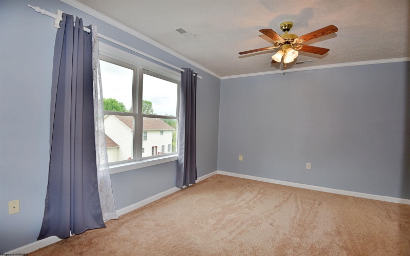 252 Sherwood Road, Bridgeport, West Virginia 26330, 3 Bedrooms Bedrooms, 9 Rooms Rooms,2 BathroomsBathrooms,Single Family Detached,For Sale,Sherwood,10157941