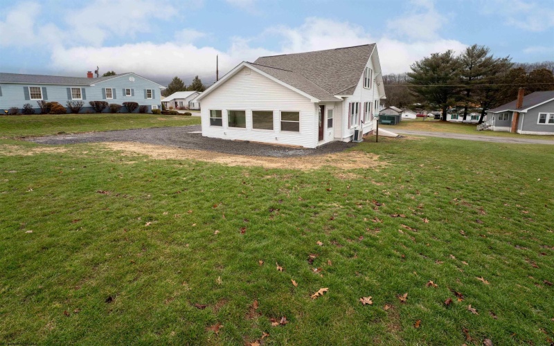 59 Armstrong Avenue, Bruceton Mills, West Virginia 26525, 3 Bedrooms Bedrooms, 9 Rooms Rooms,2 BathroomsBathrooms,Single Family Detached,For Sale,Armstrong,10158014
