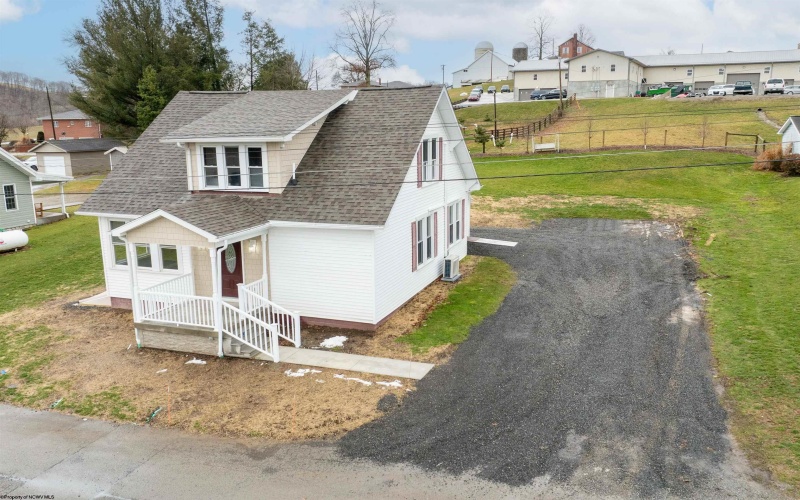 59 Armstrong Avenue, Bruceton Mills, West Virginia 26525, 3 Bedrooms Bedrooms, 9 Rooms Rooms,2 BathroomsBathrooms,Single Family Detached,For Sale,Armstrong,10158014