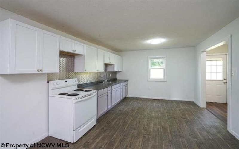 1605 18th Street, Clarksburg, West Virginia 26301, 4 Bedrooms Bedrooms, 7 Rooms Rooms,1 BathroomBathrooms,Single Family Detached,For Sale,18th,10158037