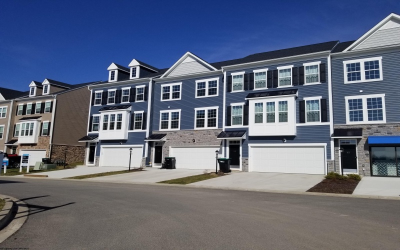 23 Dover Court, Bridgeport, West Virginia 26330, 3 Bedrooms Bedrooms, 6 Rooms Rooms,3 BathroomsBathrooms,Residential Rentals,For Rent,Dover,10158109