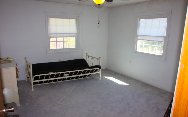 198 Lewellyn Road, Morgantown, West Virginia 26508, 3 Bedrooms Bedrooms, 7 Rooms Rooms,3 BathroomsBathrooms,Single Family Detached,For Sale,Lewellyn,10158149