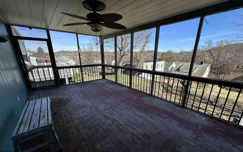 605 King Street, Clarksburg, West Virginia 26301, 4 Bedrooms Bedrooms, 13 Rooms Rooms,2 BathroomsBathrooms,Single Family Detached,For Sale,King,10158176