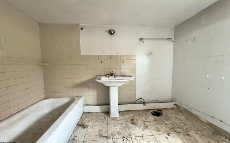 668 Henry Avenue, Davis, West Virginia 26260, 3 Bedrooms Bedrooms, 7 Rooms Rooms,1 BathroomBathrooms,Single Family Detached,For Sale,Henry,10158180