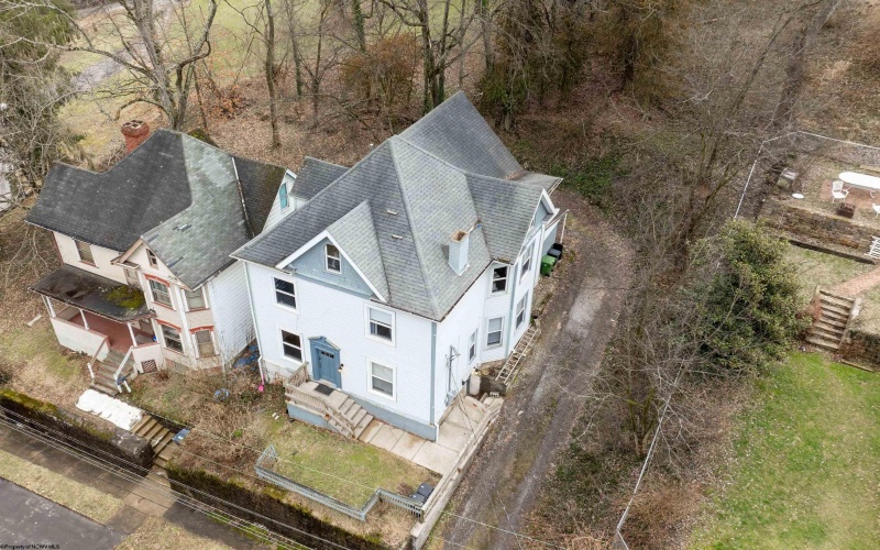 208 Logan Avenue, Morgantown, West Virginia 26501, ,Multi-unit/income,For Sale,Logan,10158200