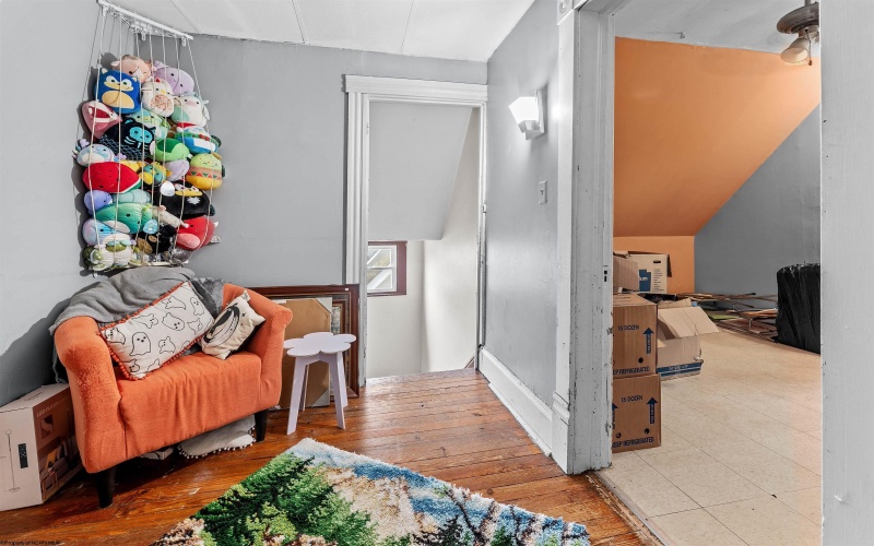 208 Logan Avenue, Morgantown, West Virginia 26501, ,Multi-unit/income,For Sale,Logan,10158200