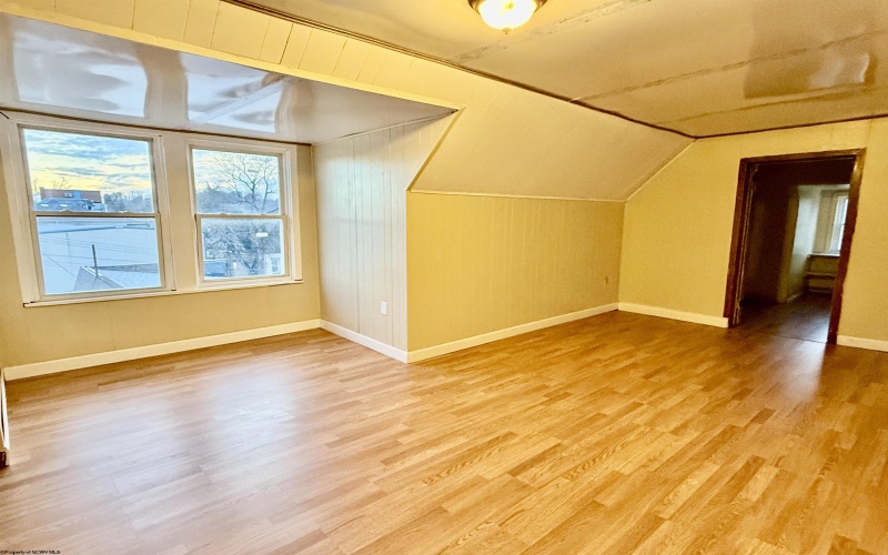 321 & 321 1/2 FAIRMONT Avenue, Fairmont, West Virginia 26554, ,Multi-unit/income,For Sale,FAIRMONT,10158214