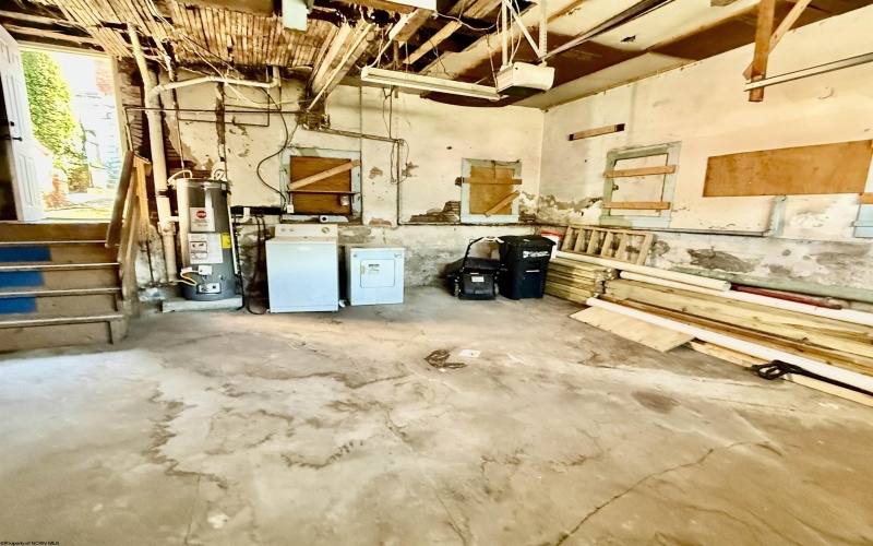 321 & 321 1/2 FAIRMONT Avenue, Fairmont, West Virginia 26554, ,Multi-unit/income,For Sale,FAIRMONT,10158214