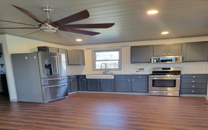 69 Log House Lane, Elkins, West Virginia 26241, 4 Bedrooms Bedrooms, 8 Rooms Rooms,2 BathroomsBathrooms,Single Family Detached,For Sale,Log House,10158223