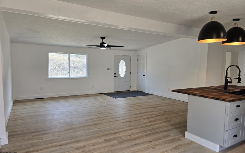 171 Hecks Run Road, Fairmont, West Virginia 26554, 3 Bedrooms Bedrooms, 7 Rooms Rooms,2 BathroomsBathrooms,Single Family Detached,For Sale,Hecks Run,10158235