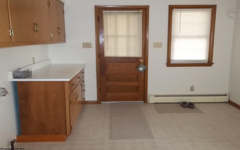 111 Grandview Avenue, Elkins, West Virginia 26241-8627, 3 Bedrooms Bedrooms, 8 Rooms Rooms,2 BathroomsBathrooms,Single Family Detached,For Sale,Grandview,10158287