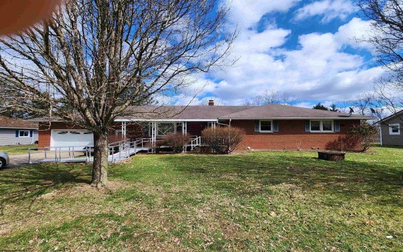 168 Locust Heights Drive, Clarksburg, West Virginia 26301, 3 Bedrooms Bedrooms, 7 Rooms Rooms,2 BathroomsBathrooms,Single Family Detached,For Sale,Locust Heights,10158288