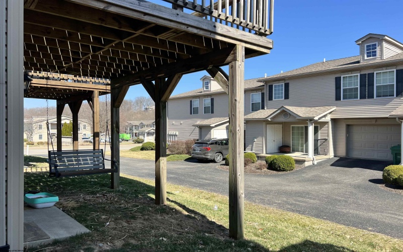 40 Barrington Court, Bridgeport, West Virginia 26330, 2 Bedrooms Bedrooms, 6 Rooms Rooms,2 BathroomsBathrooms,Single Family Attached,For Sale,Barrington,10158348