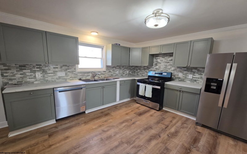 408 Pearcy Avenue, Bridgeport, West Virginia 26330, 3 Bedrooms Bedrooms, 7 Rooms Rooms,2 BathroomsBathrooms,Single Family Detached,For Sale,Pearcy,10158343