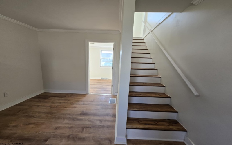 408 Pearcy Avenue, Bridgeport, West Virginia 26330, 3 Bedrooms Bedrooms, 7 Rooms Rooms,2 BathroomsBathrooms,Single Family Detached,For Sale,Pearcy,10158343